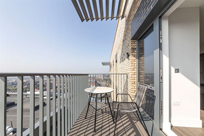 1 Bedroom Flat To Rent In Uncle Southall, Merrick Road, Southall, UB2