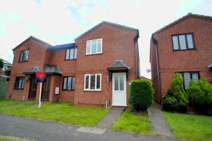 2 Bedroom Semi-Detached House To Rent In Bishops Drive, Oakwood, DE21