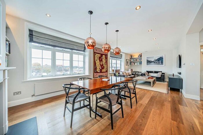 2 Bedroom Flat For Sale In Fernshaw Road, Chelsea, SW10