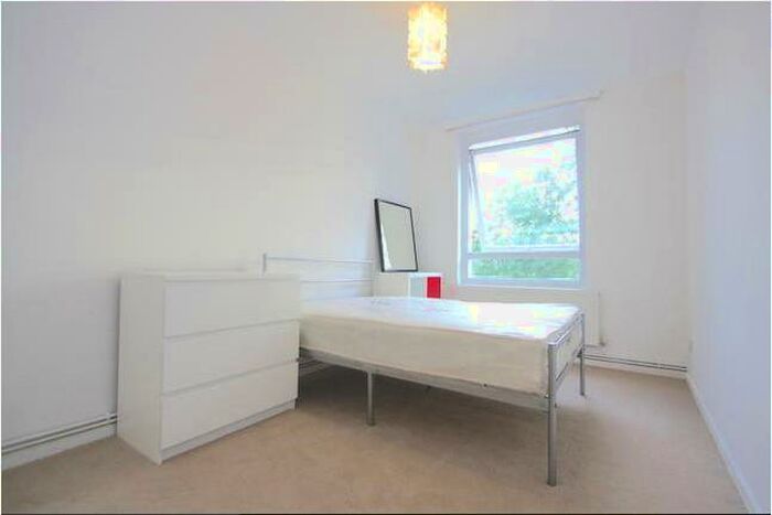 2 Bedroom Maisonette To Rent In Reedham Close, N17