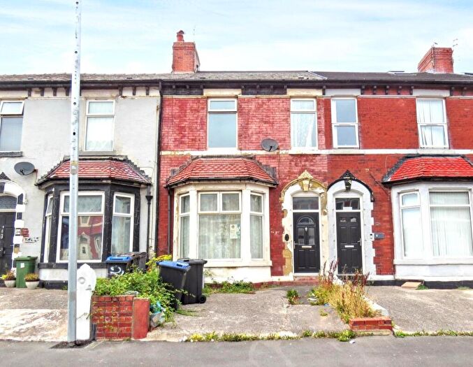 6 Bedroom Terraced House For Sale In Clevedon Road, Blackpool, FY1