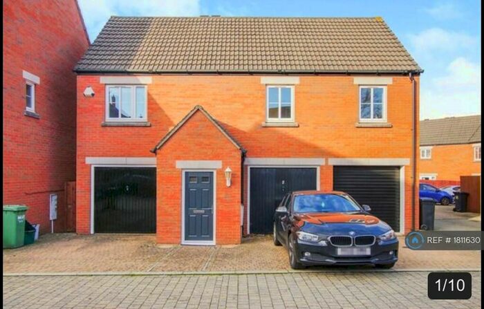 2 Bedroom Detached House To Rent In Castle Court, Stoke Gifford, Bristol, BS34