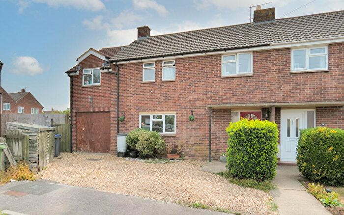 4 Bedroom Semi-Detached House For Sale In Chalfield Crescent, Melksham, SN12