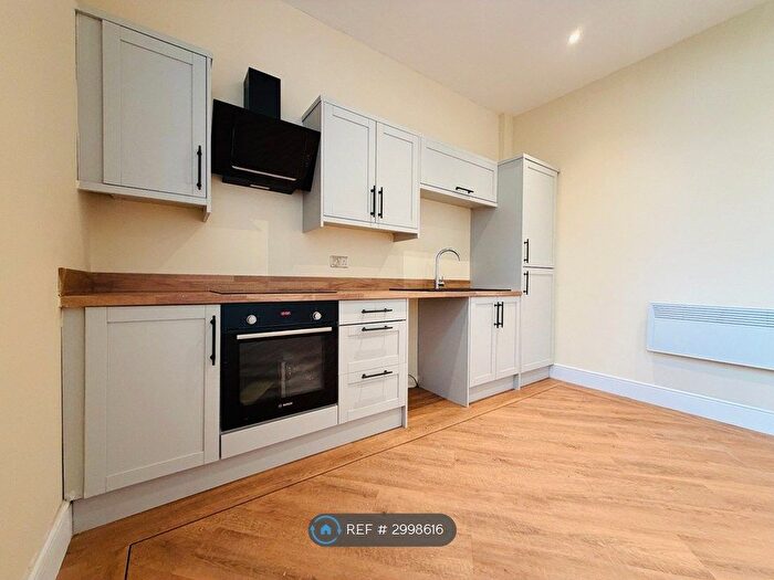1 Bedroom Flat To Rent In Richardshaw Lane, Pudsey, LS28