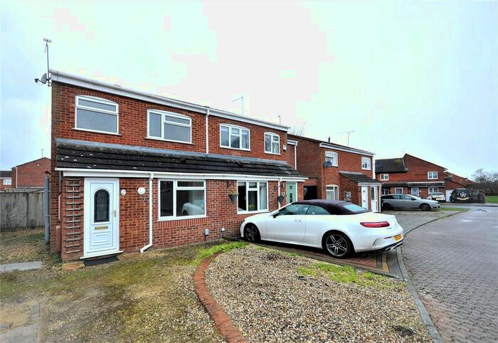 3 Bedroom Semi-Detached House To Rent In Symonds, Freshbrook, Swindon, Wiltshire, SN5