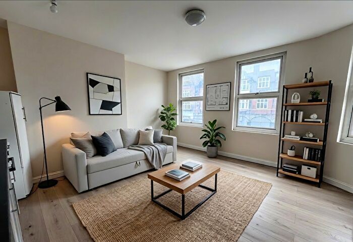 Studio To Rent In Uxbridge Road, London, W12