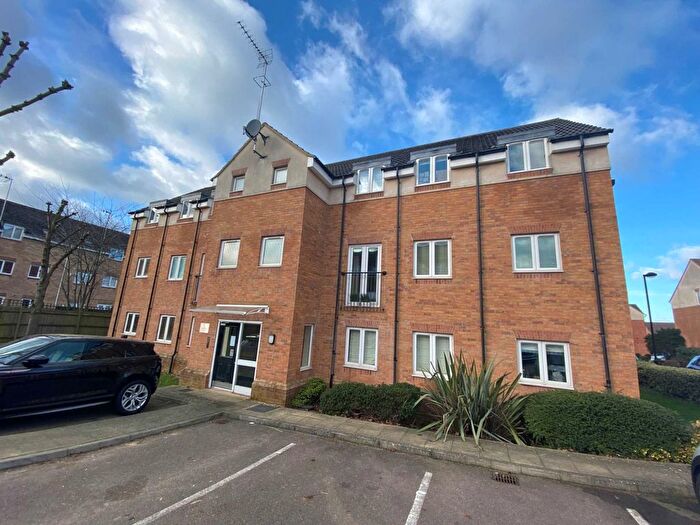 2 Bedroom Flat To Rent In Chaucer Grove, Borehamwood, WD6