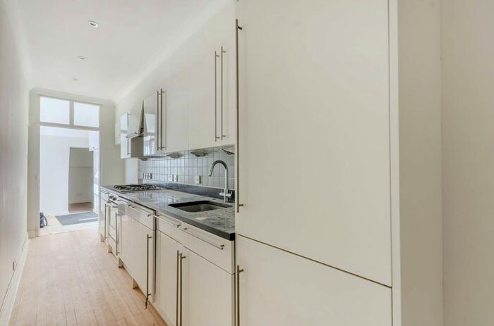 2 Bedroom Flat To Rent In Rosary Gardens, South Kensington, London, SW7