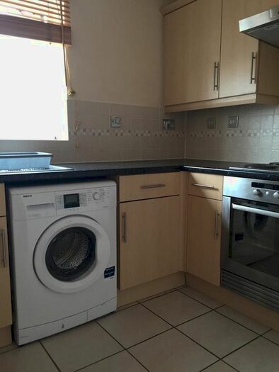 2 Bedroom Flat To Rent In Crowe Road, Bedford, MK40