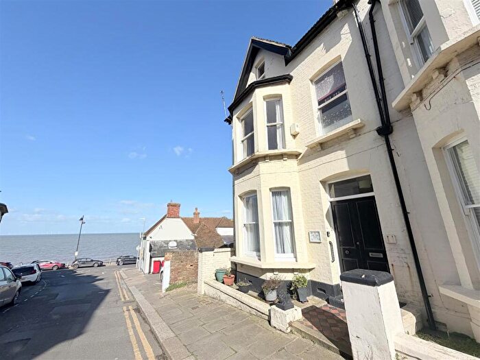 1 Bedroom Flat For Sale In East Street, Herne Bay, CT6