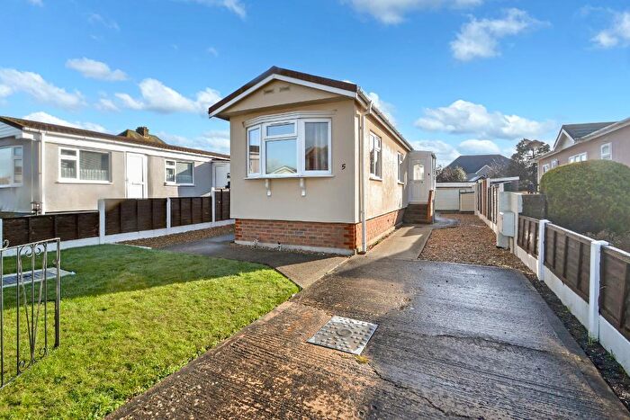 1 Bedroom Park Home For Sale In Woodlands Park, Yapton, Arundel, West Sussex, BN18