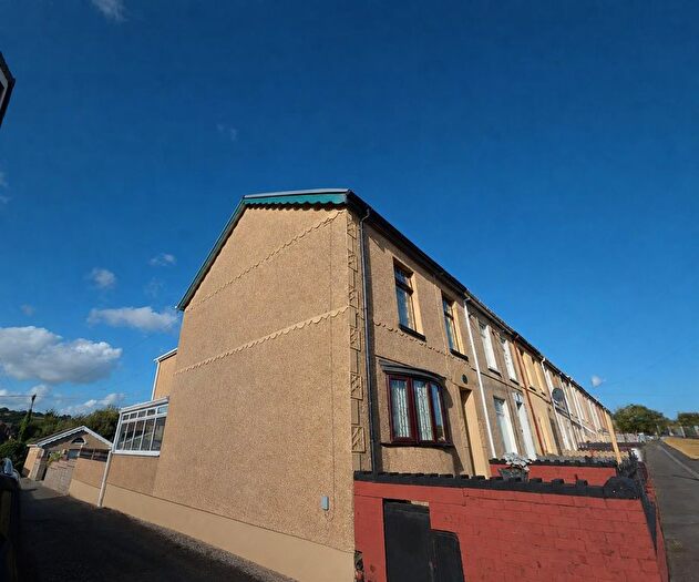 4 Bedroom End Of Terrace House For Sale In Sandy Road, Llanelli, SA15