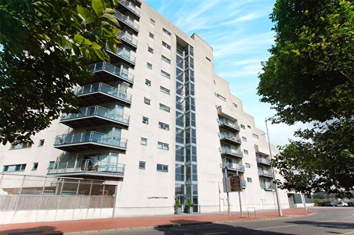 2 Bedroom Property To Rent In Ferry Road, Caerdydd, CF11