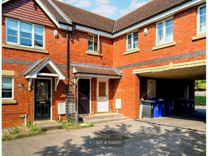 2 Bedroom Flat To Rent In Primrose Walk, Grange Park, Northampton, NN4