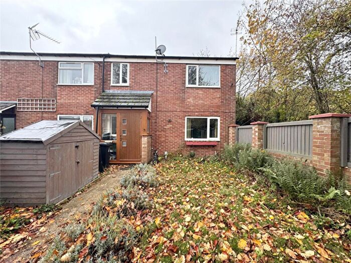 3 Bedroom End Of Terrace House For Sale In Culver Road, Basingstoke, Hampshire, RG21