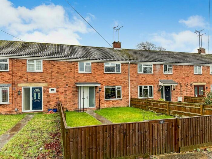 3 Bedroom House To Rent In Oakfield Road, Aylesbury, HP20