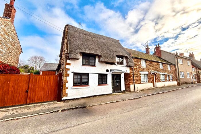 3 Bedroom Cottage For Sale In Lodge Road, Little Houghton, Northamptonshire, NN7