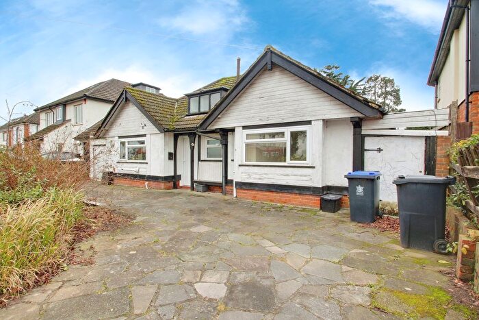 4 Bedroom Detached Bungalow To Rent In Somerset Way, Richings Park, SL0