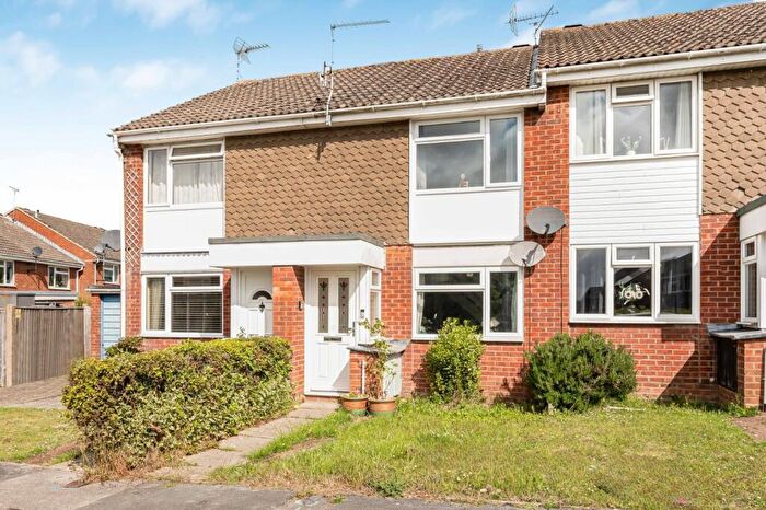 2 Bedroom Terraced House For Sale In Greenfields Avenue, Alton, Hampshire, GU34