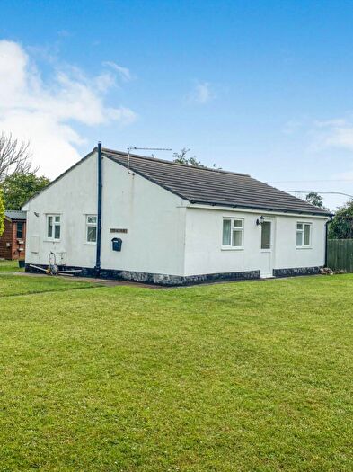 2 Bedroom Bungalow To Rent In Lydacott, EX31