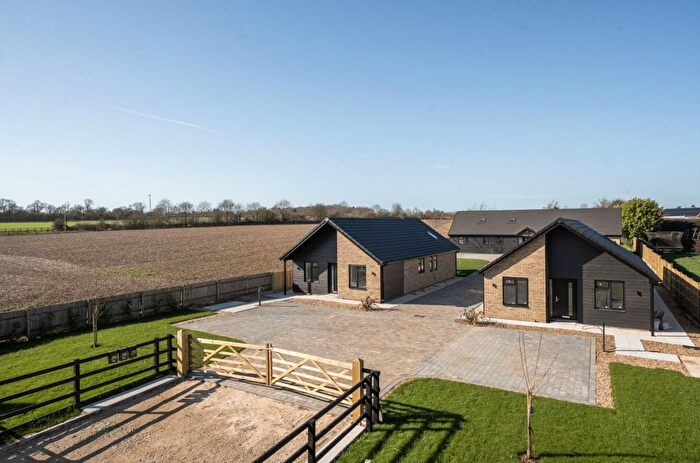 3 Bedroom Detached Bungalow For Sale In Stagsden Road, Bromham, Bedford, MK43