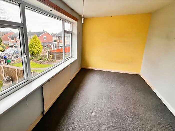 3 Bedroom Semi-Detached House For Sale In Yew Tree Crescent, Burton-On-Trent, Staffordshire, DE15