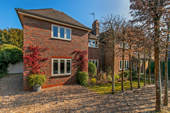 4 Bedroom Detached House To Rent In Bereweeke Close, Winchester, SO22