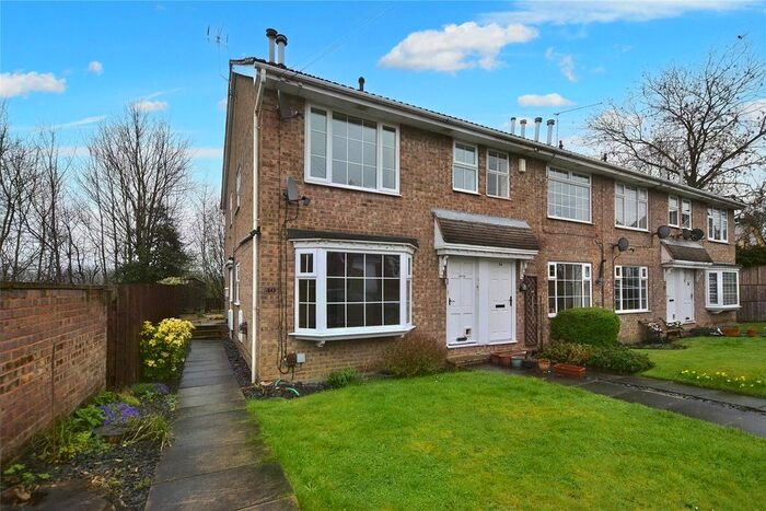 2 Bedroom Flat To Rent In Fieldway Close, Leeds, West Yorkshire, LS13