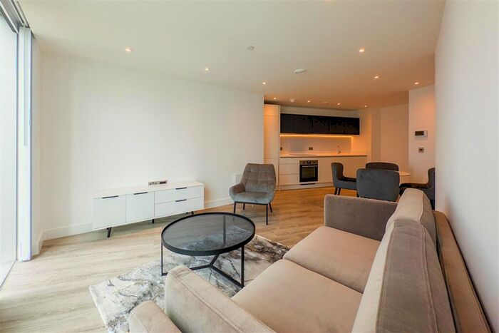 1 Bedroom Property To Rent In Thr, M15