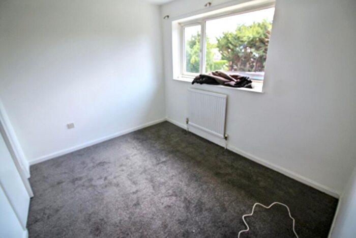 4 Bedroom Semi-Detached House To Rent In Sparrows Herne, Basildon, SS16