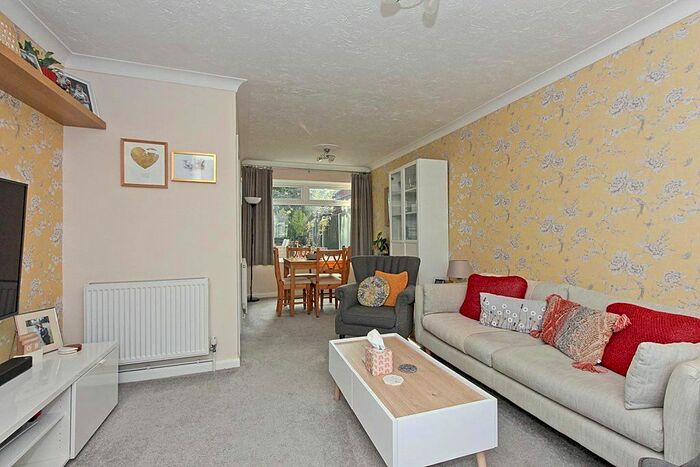 2 Bedroom Terraced House For Sale In Beaconsfield Road, Sittingbourne, Kent, ME10
