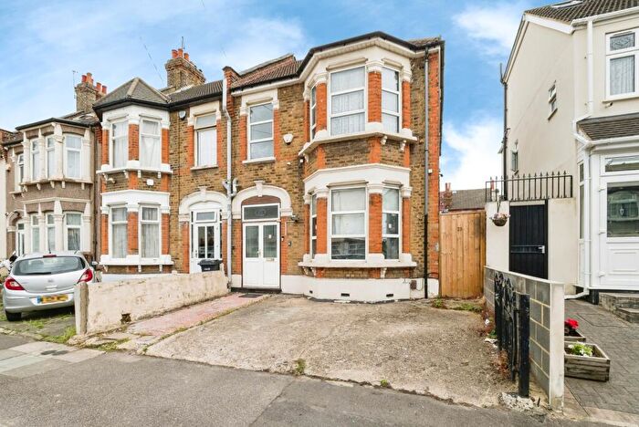 3 Bedroom End Of Terrace House For Sale In Natal Road, Ilford, London, IG1