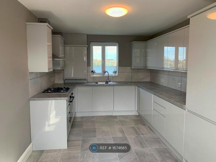 3 Bedroom Terraced House To Rent In Topp Walk, London, NW2