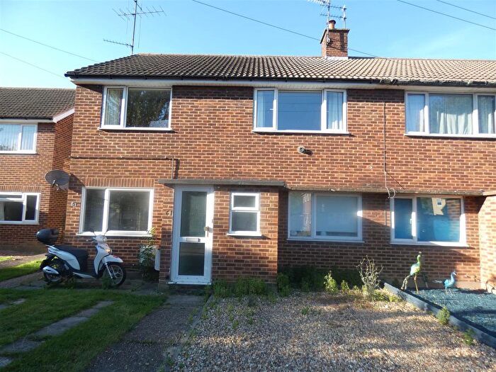 2 Bedroom Flat To Rent In Howard Road, Cambridge, CB5