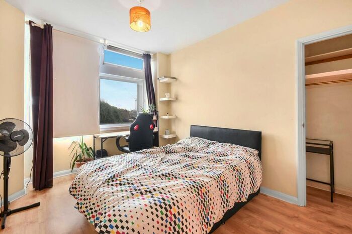 2 Bedroom Flat To Rent In Newington Causeway, Elephant And Castle, London, SE1