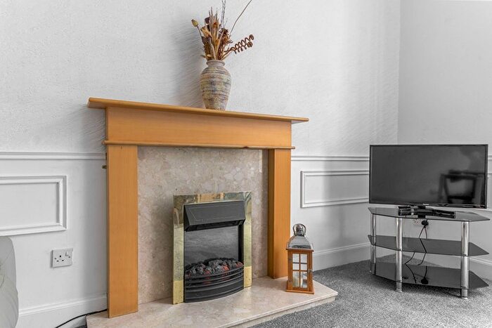 1 Bedroom Flat For Sale In Comely Place, Falkirk, FK1