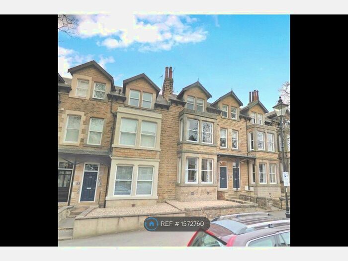 2 Bedroom Flat To Rent In Valley Drive, Harrogate, HG2