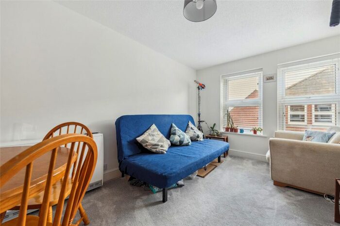 1 Bedroom Apartment To Rent In Juniper Court, Abingdon, OX14