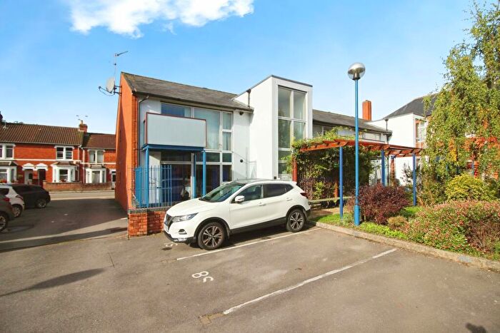 2 Bedroom Apartment To Rent In Lincoln Street, Swindon, SN1