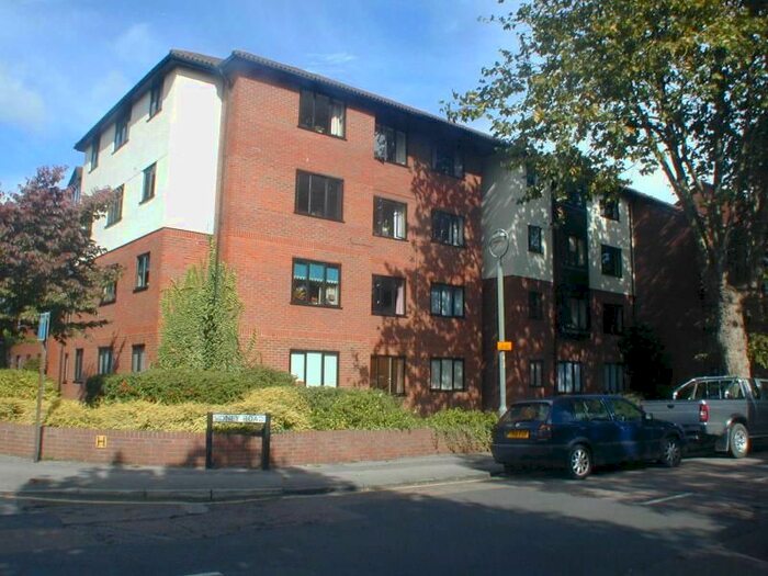 1 Bedroom Flat To Rent In Romana Court, Sidney Road, Staines-Upon-Thames, Surrey, TW18