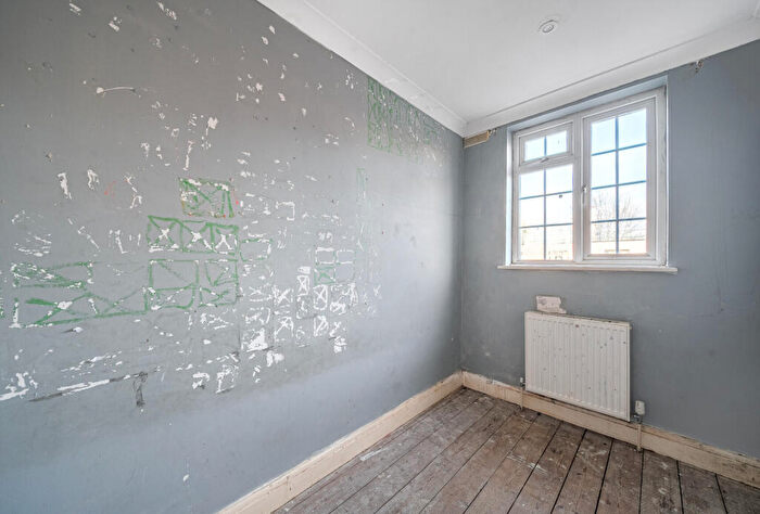 2 Bedroom Apartment For Sale In The Holt, London Road, Morden, SM4
