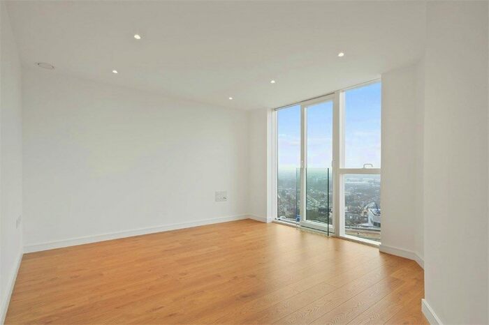 1 Bedroom Flat To Rent In Pinnacle Apartments, Saffron Central Square, Croydon, CR0