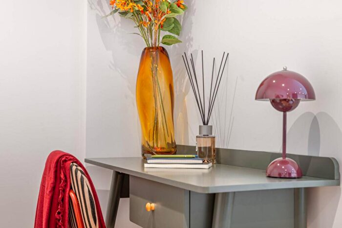 2 Bedroom Flat To Rent In The Maple, Brent Cross, London, NW2