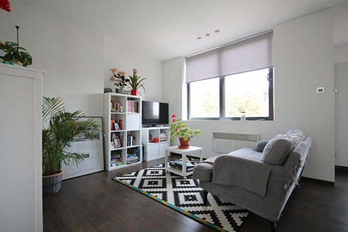 2 Bedroom Flat To Rent In Colney Hatch Lane, Muswell Hill, N10