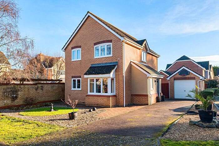 3 Bedroom Detached House For Sale In Howberry Green, Arlesey, SG15