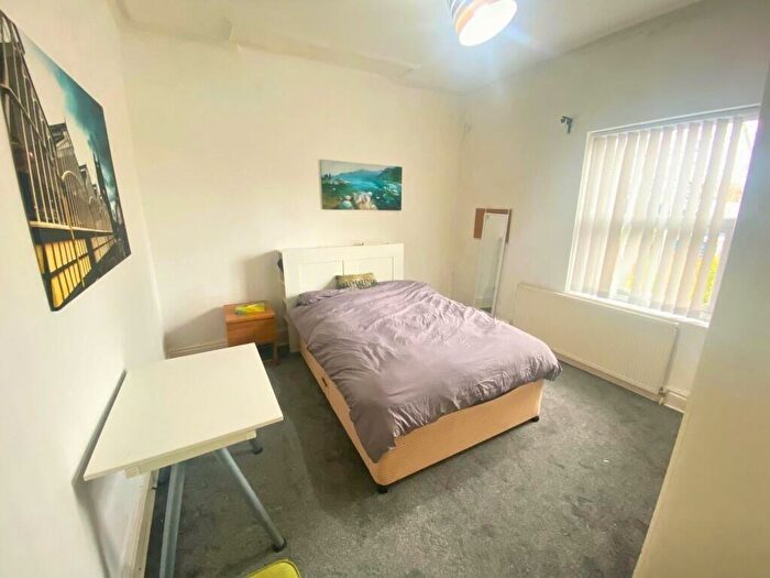 2 Bedroom House To Rent In Richmond Grove, M13