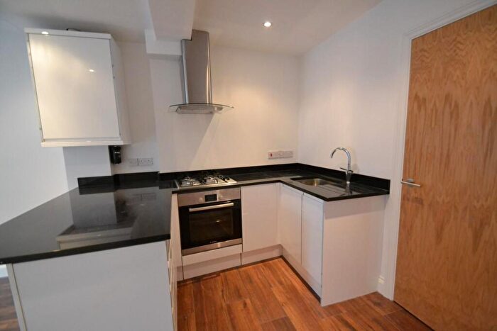 1 Bedroom Flat To Rent In High Street, Hoddesdon, Hertfordshire, EN11