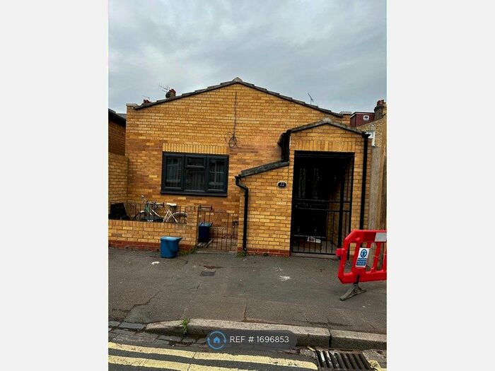 3 Bedroom Detached House To Rent In Millfields Parade, London, E5