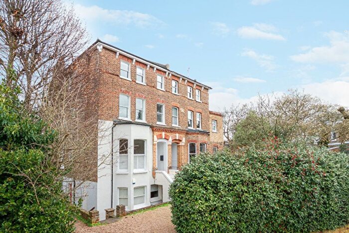 2 Bedroom Flat For Sale In St. Georges Road, St Margaret's Trust Grounds, TW1