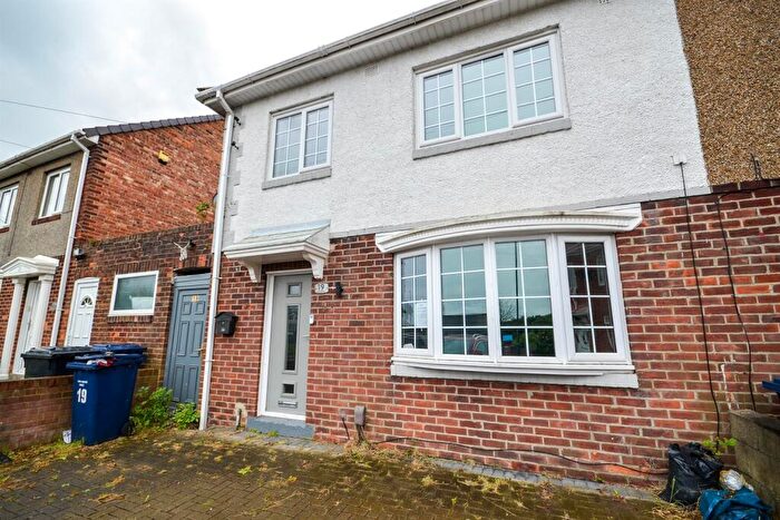 3 Bedroom Semi-Detached House For Sale In Ayr Drive, Jarrow, NE32